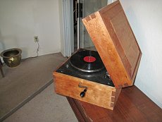 Click image for larger version. 

Name:	Victrola one.jpg 
Views:	0 
Size:	255.4 KB 
ID:	2175
